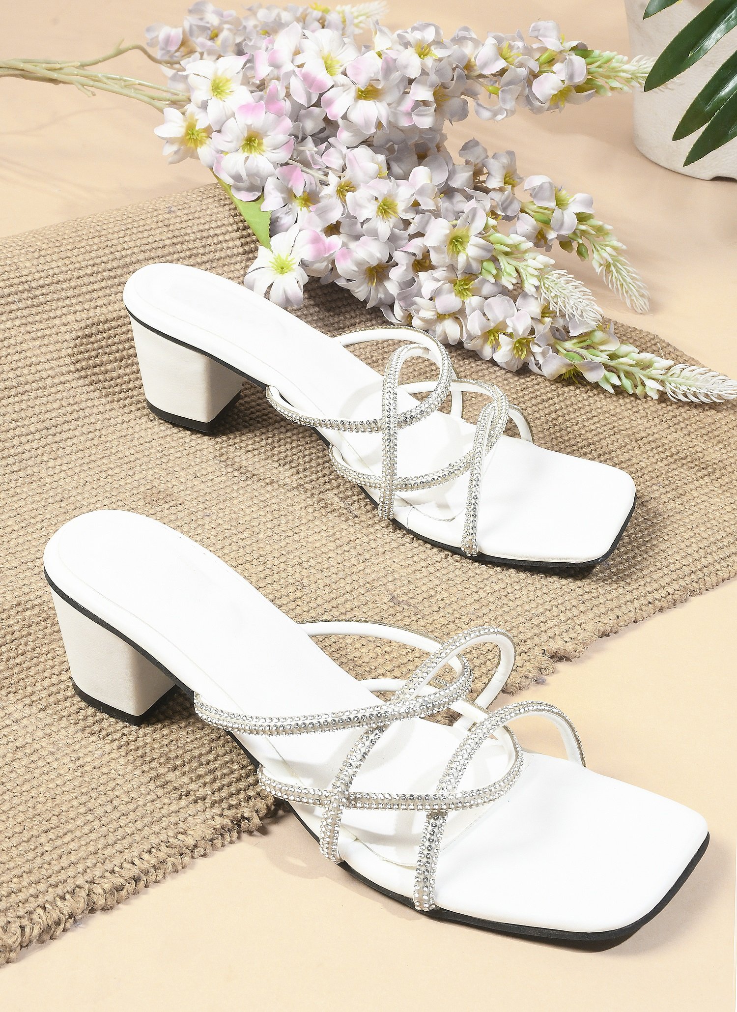 Pointed heels shoes for women